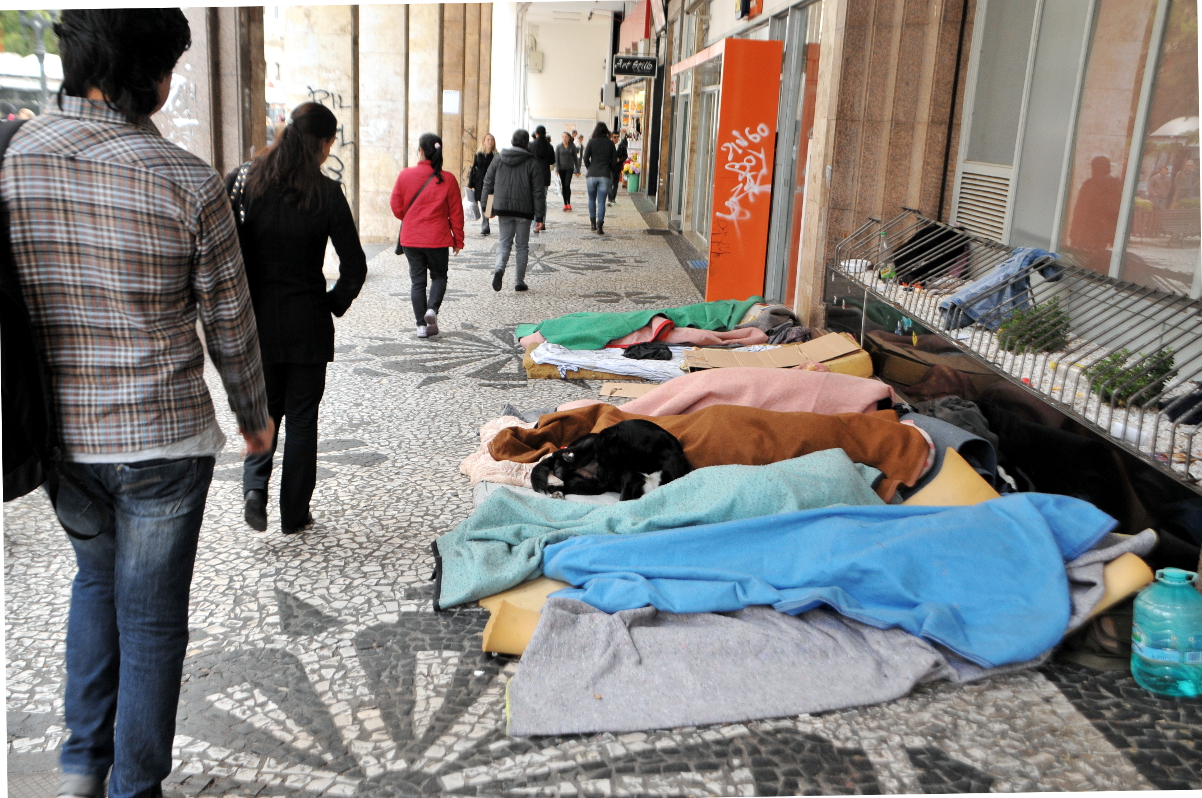 Vereadora questiona FAS sobre assistência à população de rua 