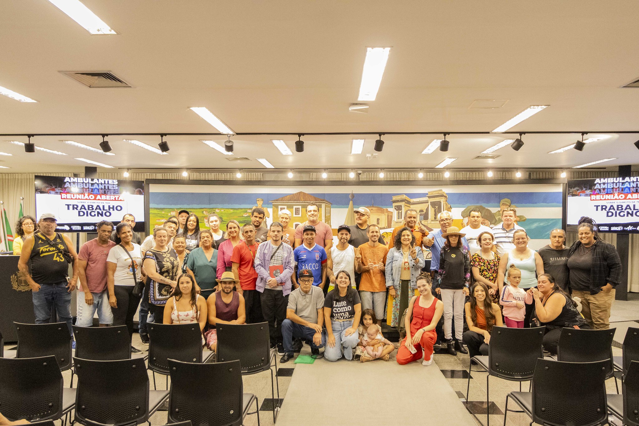 Vereadoras apoiam criação de associação dos vendedores ambulantes