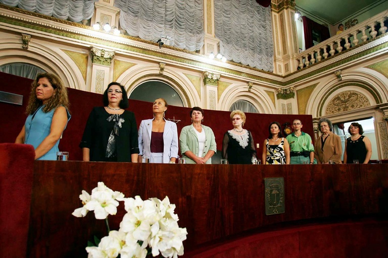 Vereadoras fazem homenagem à mulher 