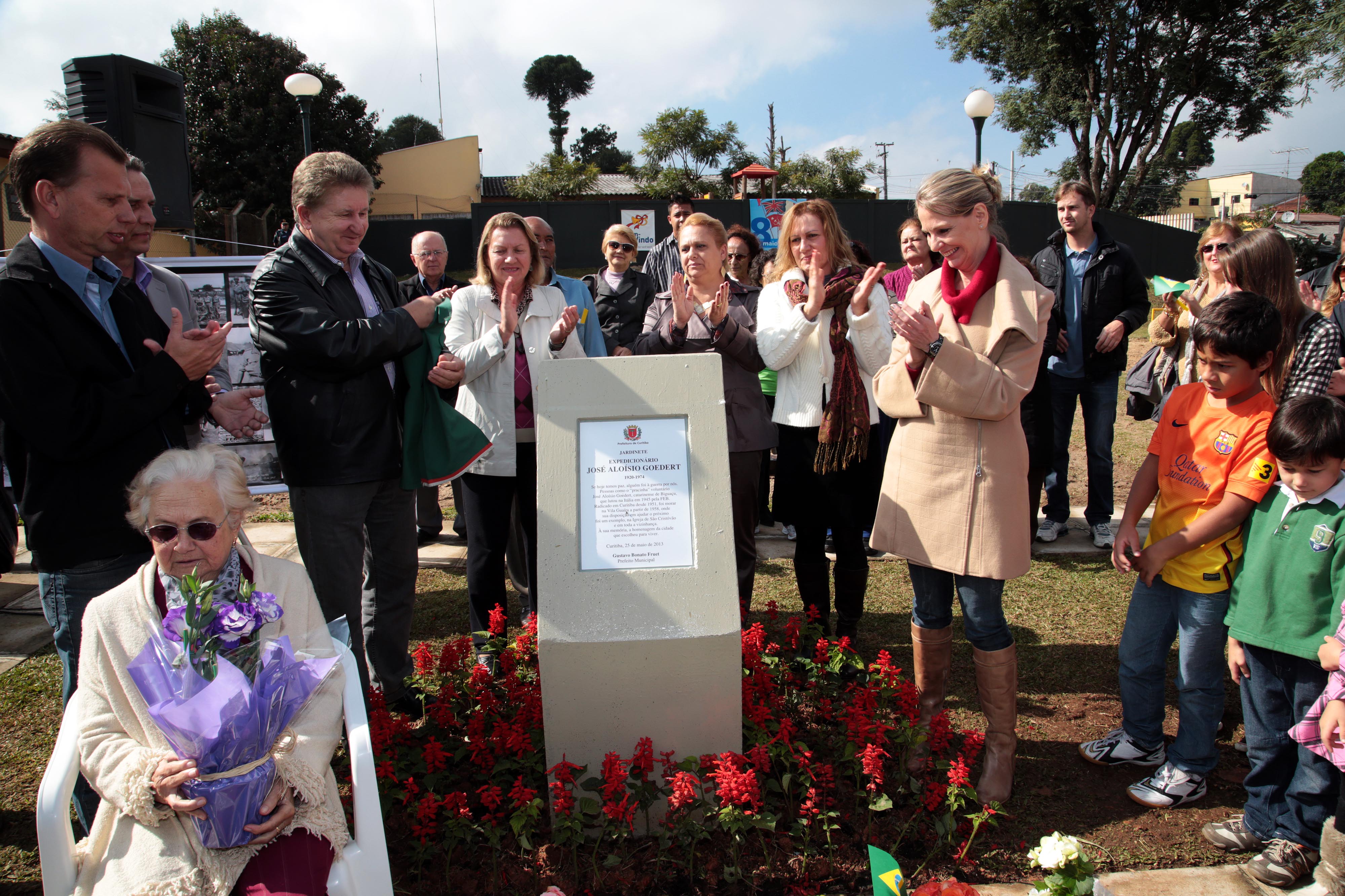 Vereadores acompanham inauguração de jardinete no São Braz 