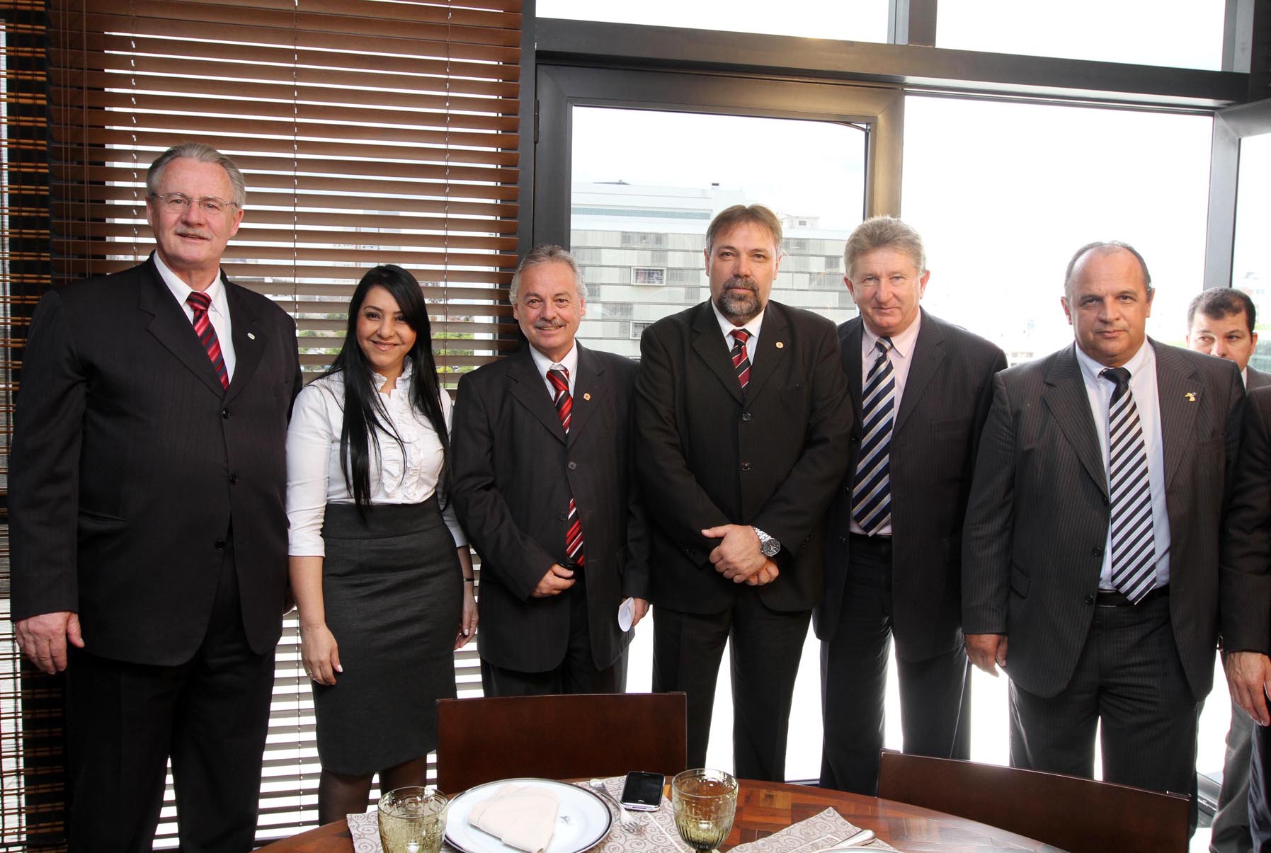 Vereadores almoçam com Pessuti 