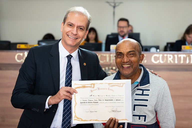 Homenageado pela Câmara é exemplo na luta contra o alcoolismo