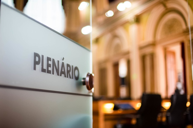 Vereadores aprovam alterações na organização administrativa da CMC