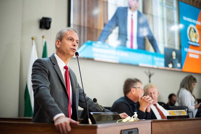 Vereadores aprovam Cidadania Honorária de Curitiba à primeira-dama do Paraná