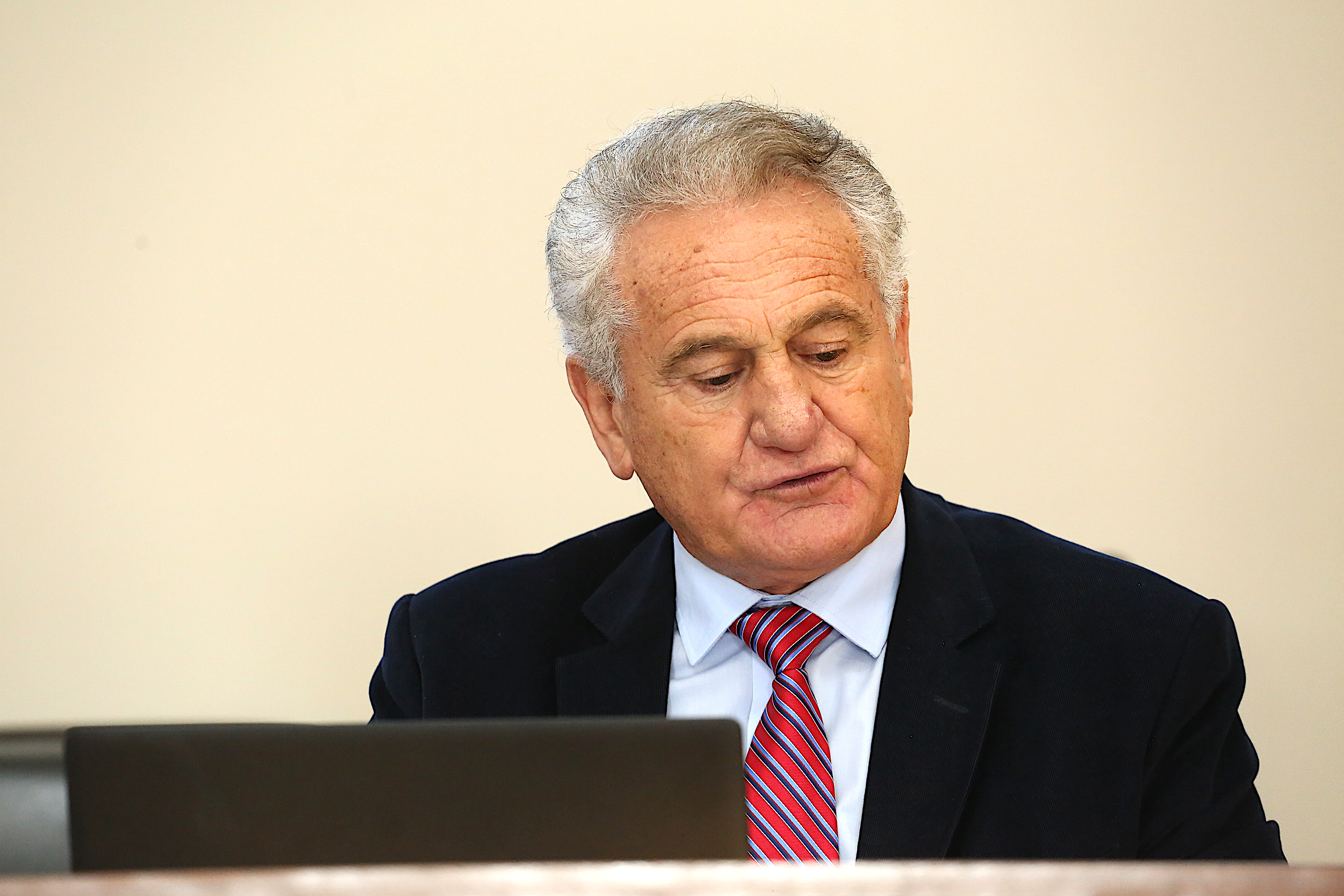 Vereadores aprovam congelamento dos subsídios para a próxima legislatura