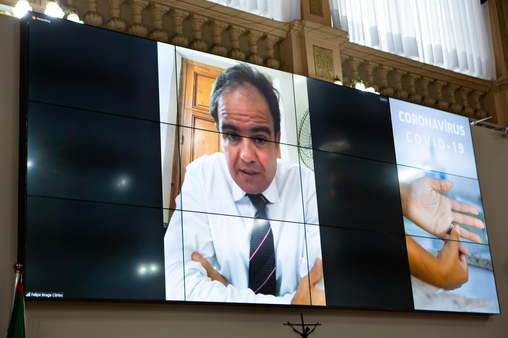 Vereadores aprovam contratação de aprendizes no serviço público de Curitiba