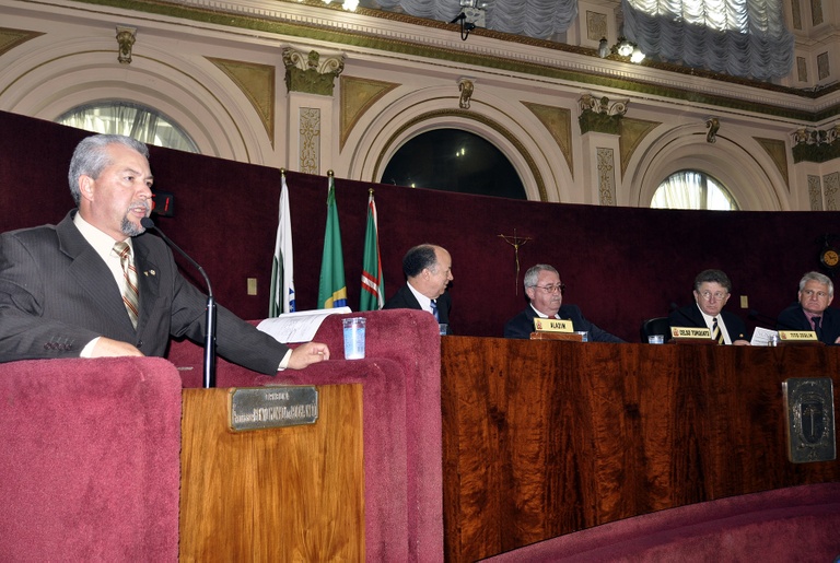 Vereadores aprovam medidores de pressão em academias 