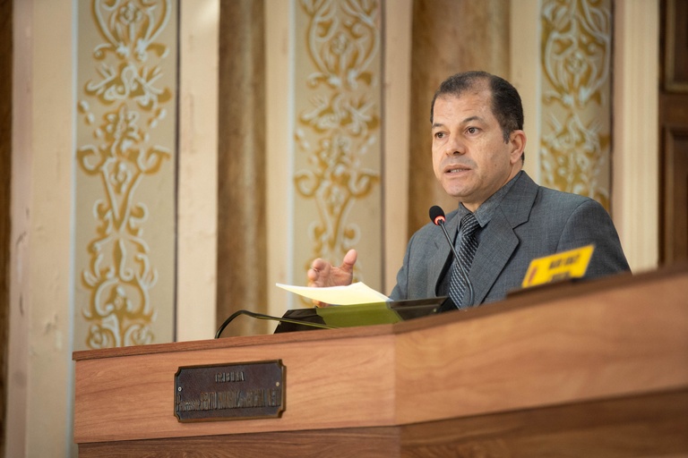 Vereadores autorizam doação de lotes para regularizar escola