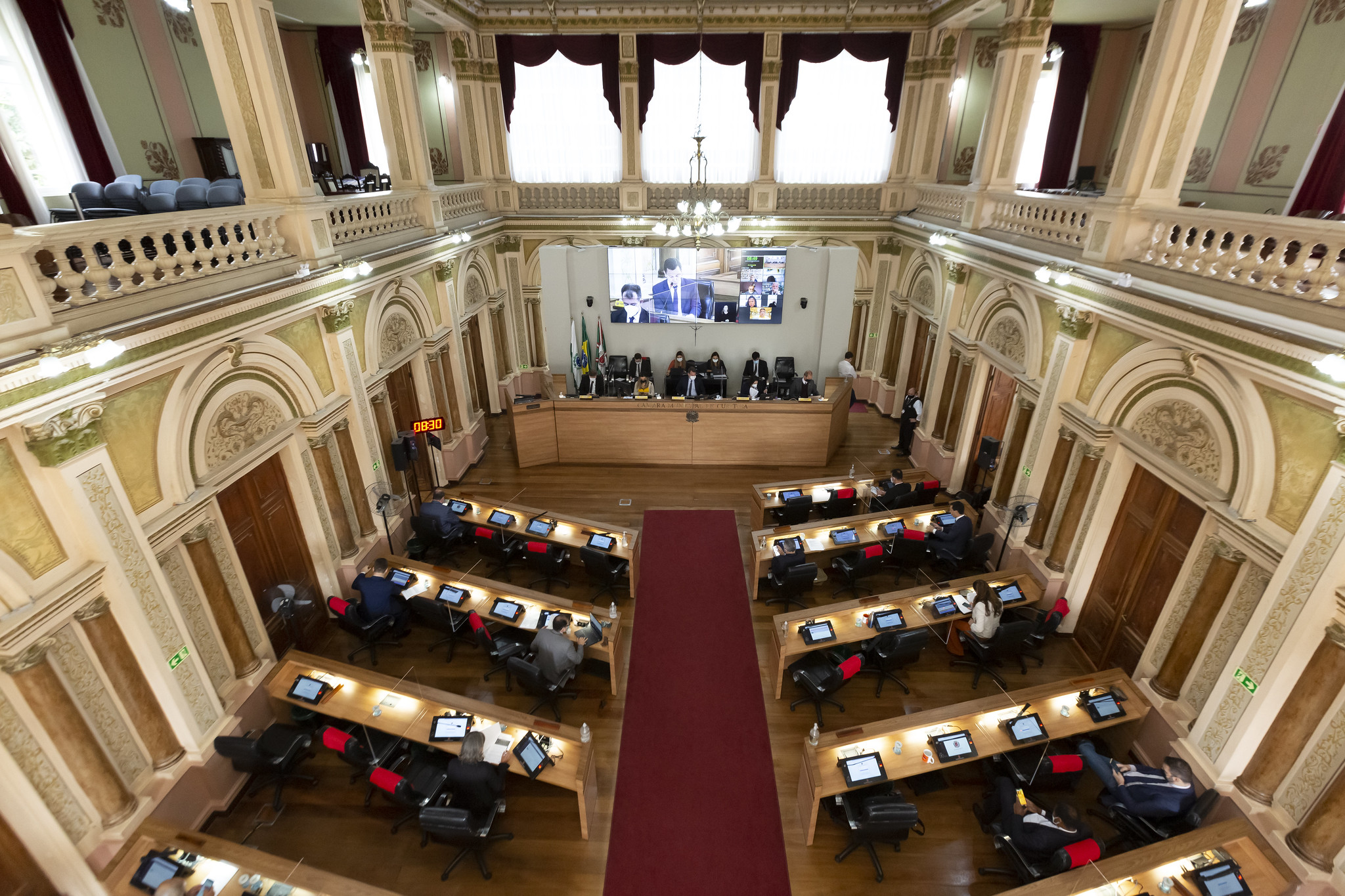 Vereadores cobram Polícia Militar por agressão contra comerciante em Curitiba