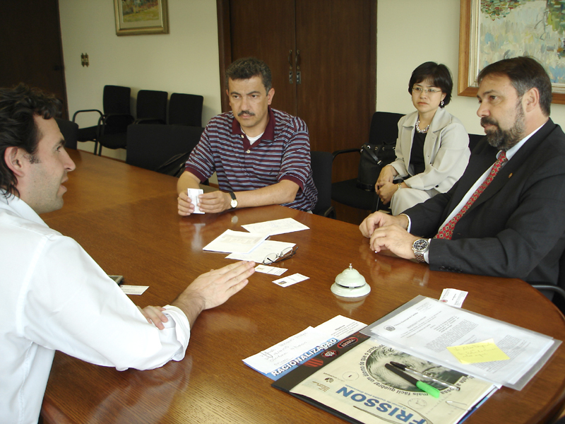 Vereadores colombianos visitam o Legislativo 