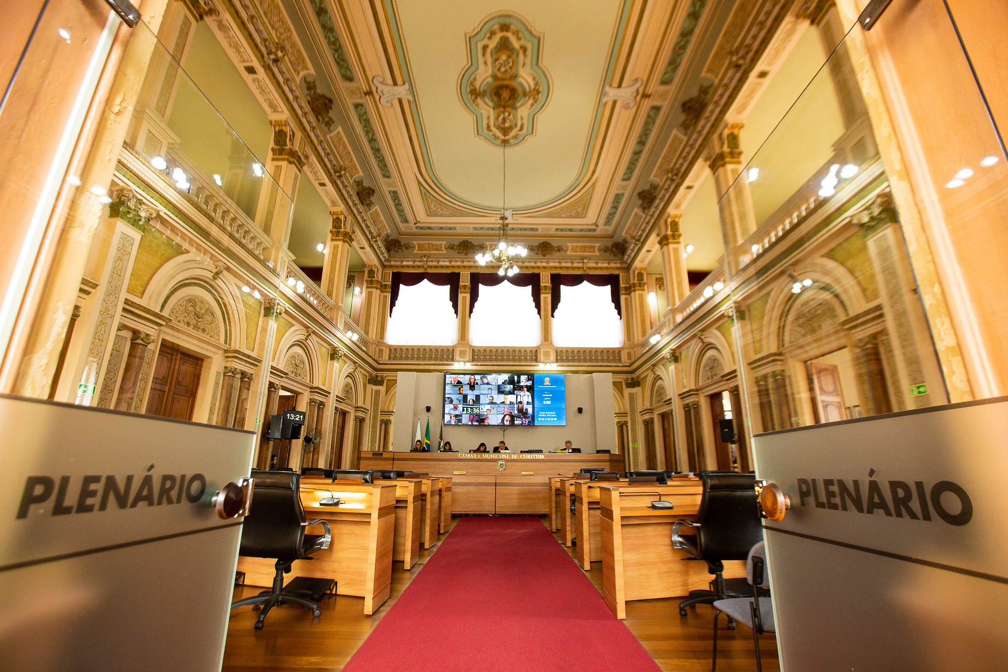 Vereadores comentam obras na cidade e medidas à covid-19