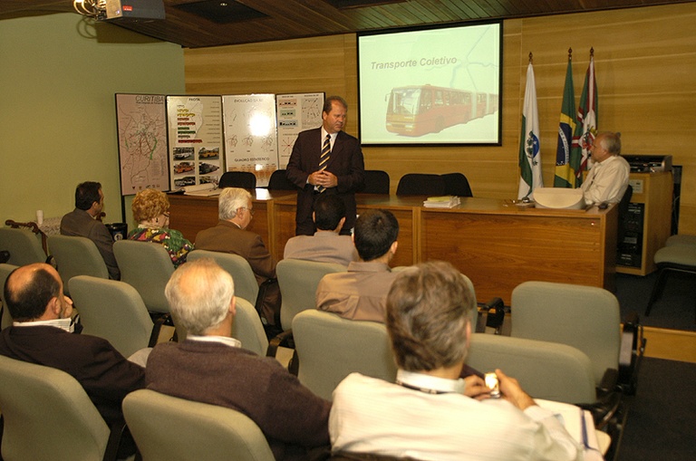 Vereadores conhecem detalhes do sistema de transporte 