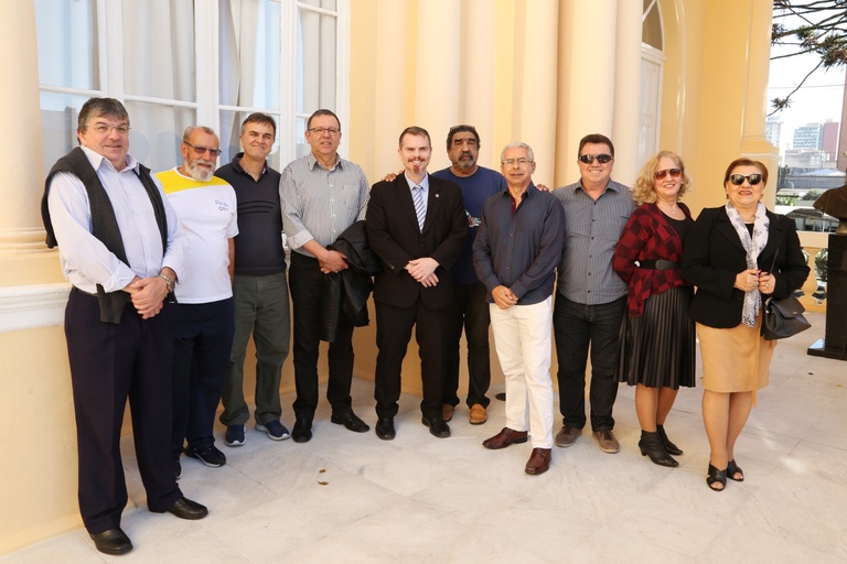 Vereadores de Curitiba aprovam moções de apoio aos Correios