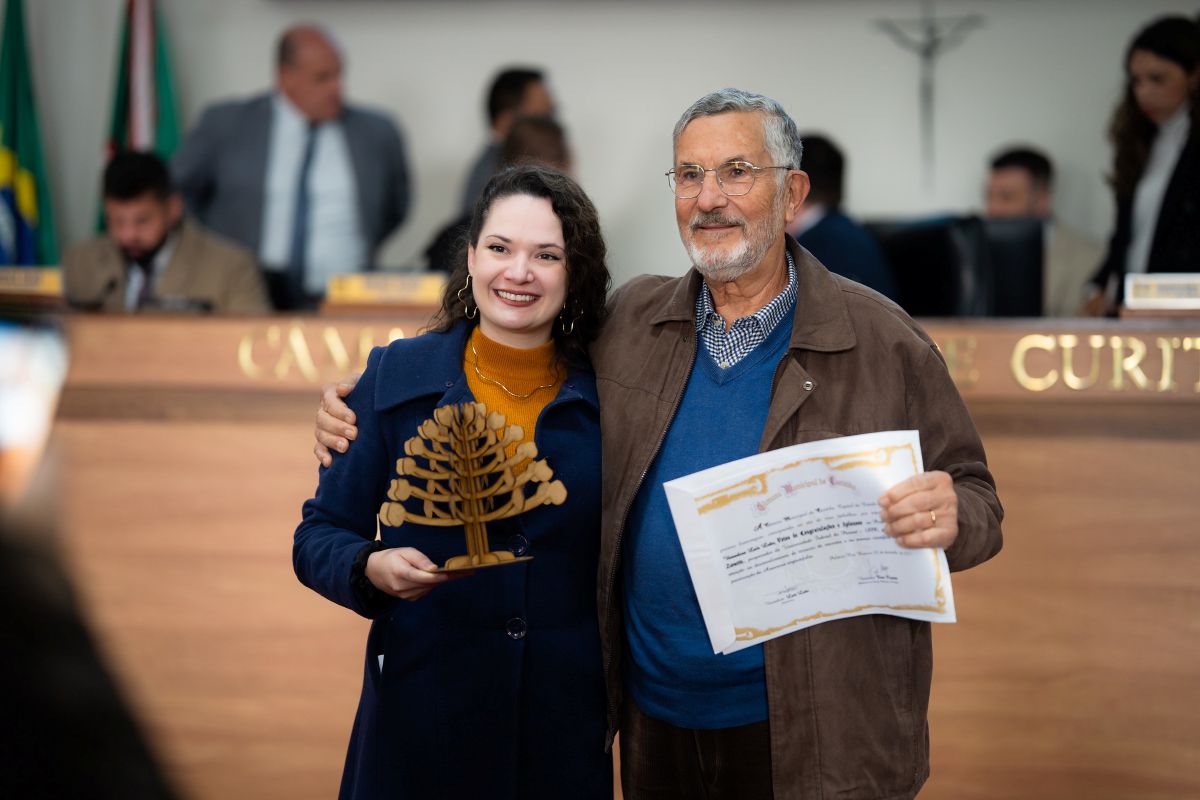 Vereadores homenageiam professor Zanette por preservação das araucárias