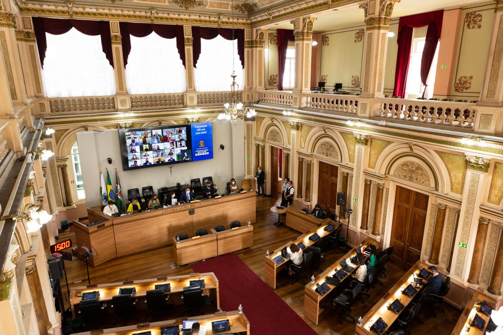 Vereadores de Curitiba incluem dívidas feitas até 31 de dezembro de 2020 no Refic