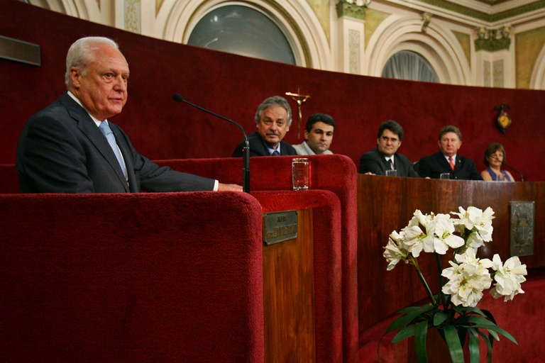 Vereadores de Curitiba lamentam o falecimento do jurista René Dotti
