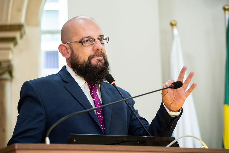 Vereadores de Curitiba negam acusação de transfobia movida pelo MP