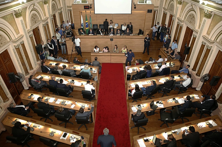 Vereadores de Curitiba retomam sessões plenárias segunda-feira