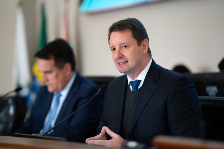 Vereadores de Curitiba sabatinam Urbs sobre nova licitação do transporte