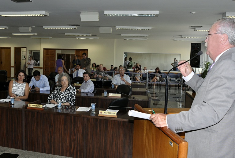 Vereadores de Curitiba têm novas normas 