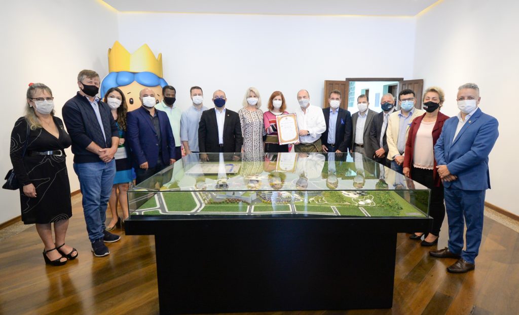 Vereadores de Curitiba visitam futuras instalações do Pequeno Príncipe Norte