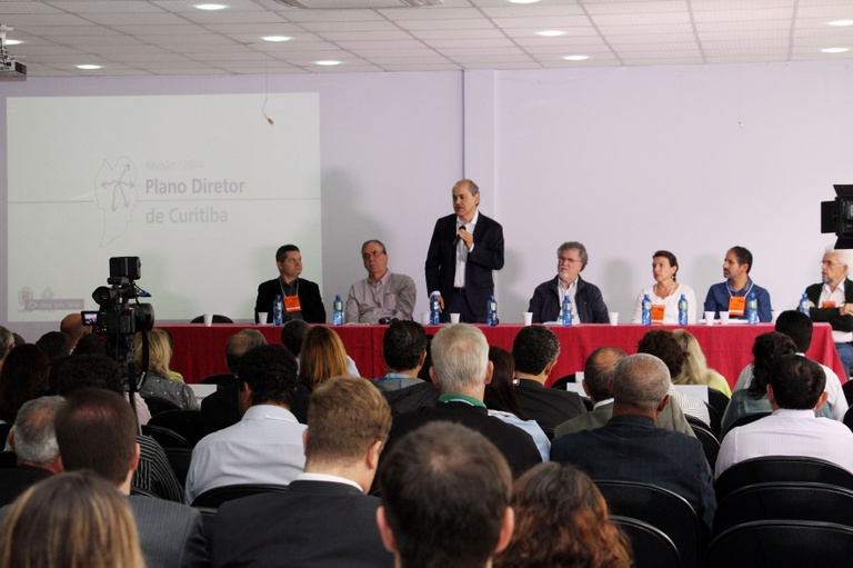 Vereadores debatem anteprojeto do Plano Diretor