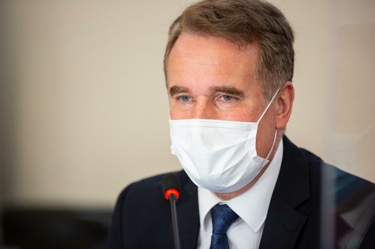 Vereadores debatem obras nos bairros, saúde pública e vacina