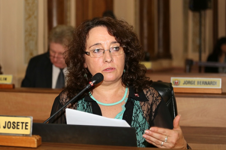 Vereadores debatem sobre governos Dilma Rousseff e Beto Richa