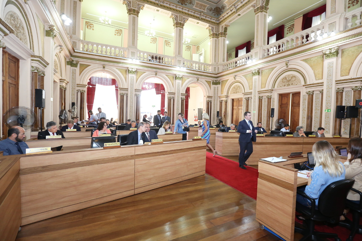 Vereadores debatem sugestões à Prefeitura de Curitiba