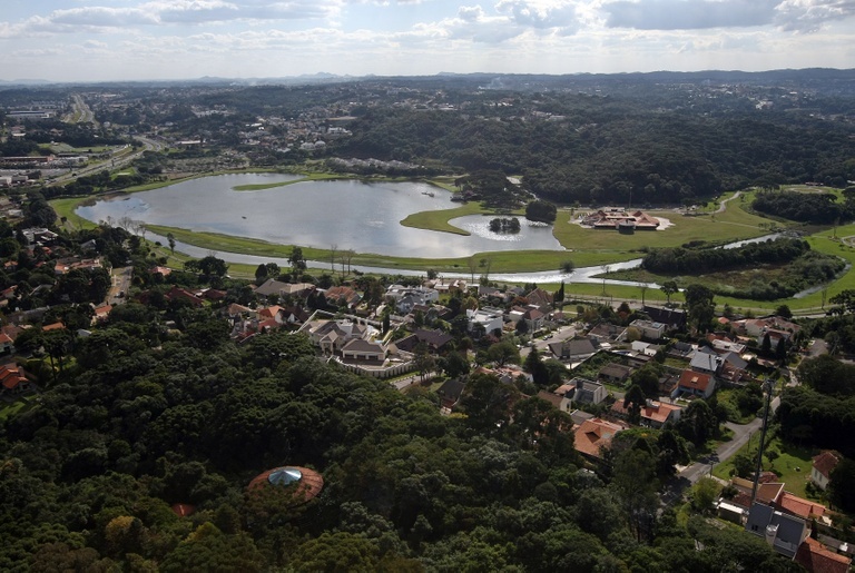 Vereadores discutem segurança privada em parques e praças de Curitiba