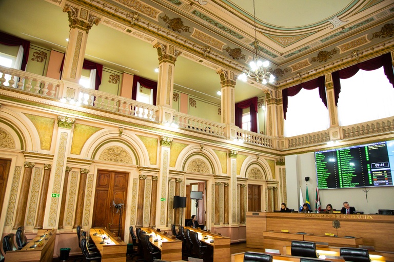 Vereadores discutem flexibilização de isolamento e uso da cloroquina