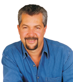 Vereadores e prefeito eleito tomam posse neste sábado 