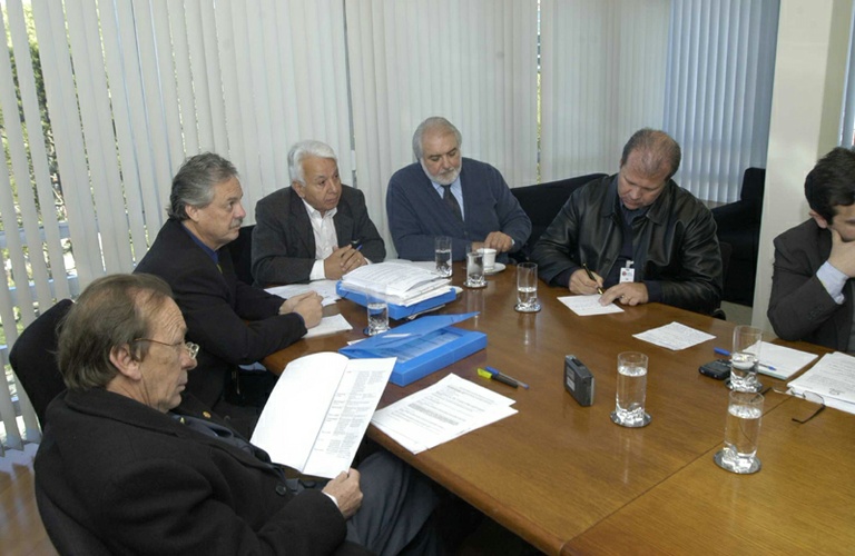 Vereadores e Prefeitura debatem projeto do transporte 