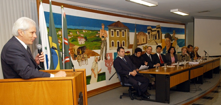 Vereadores e sociedade debatem nova lei de incentivo à cultura 