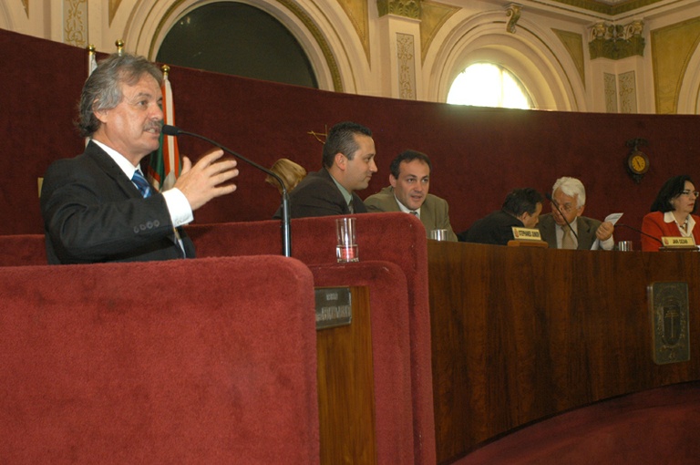 Vereadores falam no plenário sobre saída do PSB 