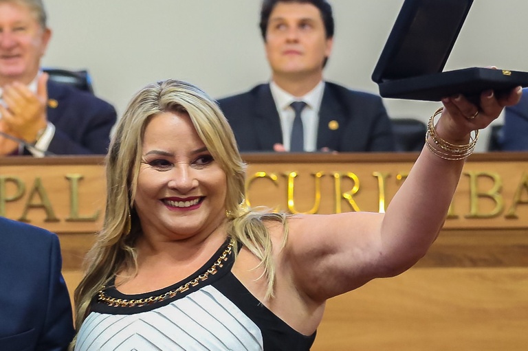 Vereadores lamentam morte de aposentada da CMC pela Covid-19