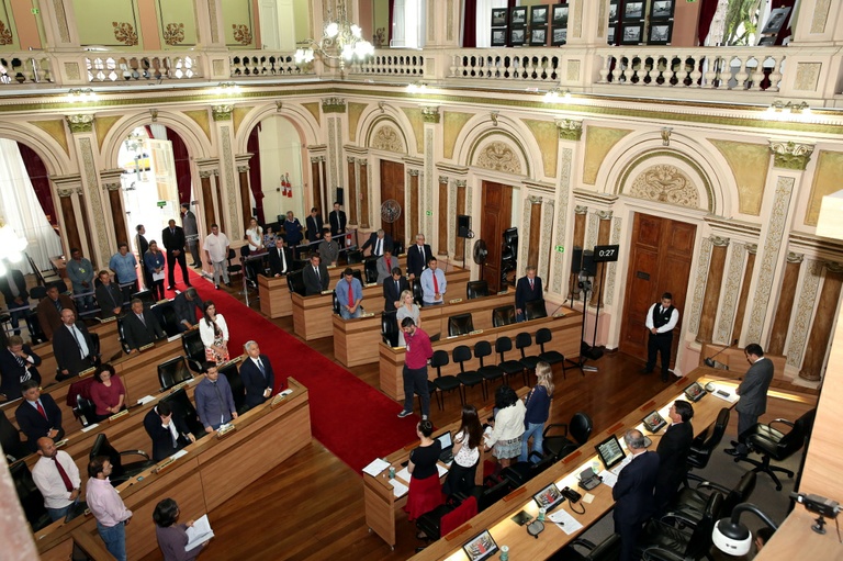 Vereadores lamentam tragédia com voo da Chapecoense