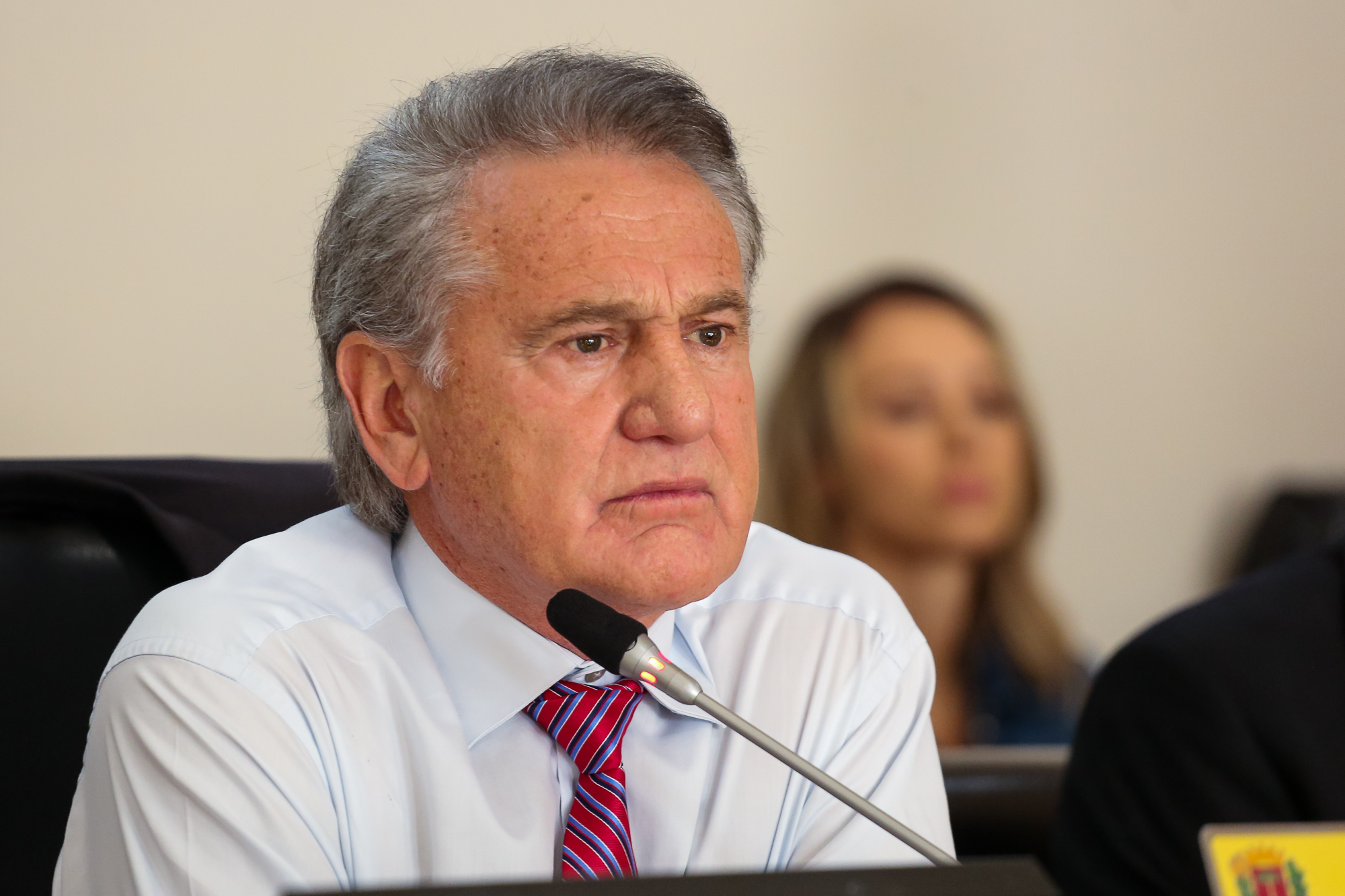 Vereadores mantêm debate sobre manutenção das sessões plenárias