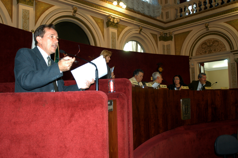 Vereadores mantêm vetos de Beto Richa 