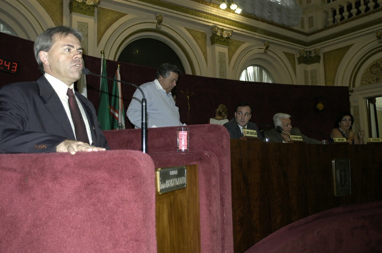 Vereadores preocupados com qualidade de água mineral 