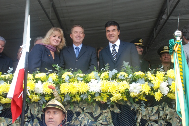 Vereadores prestigiam evento militar 