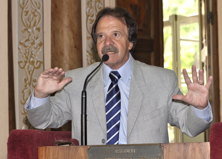 Vereadores protestam contra violência no futebol  