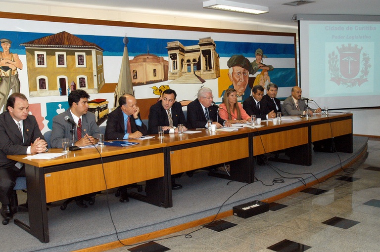 Vereadores querem esclarecer disparidade de informações  