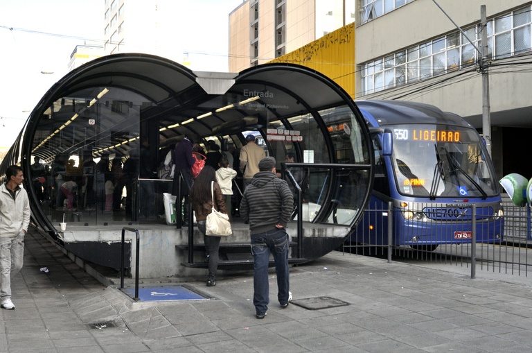 Vereadores querem incentivar uso do cartão transporte  