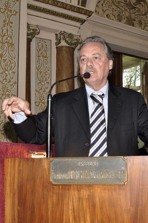 Vereadores querem ouvir Sanepar sobre dívida 