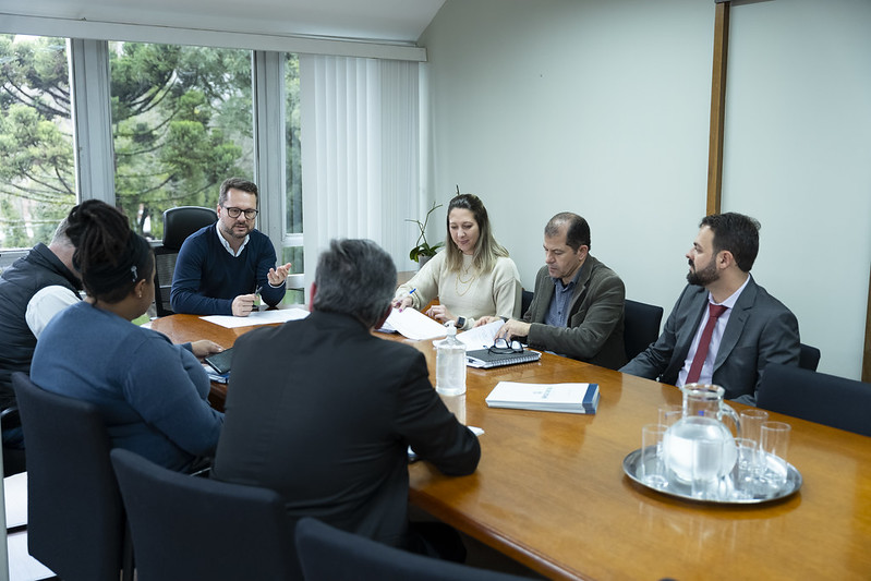 Vereadores recebem propostas do sindicato dos auditores
