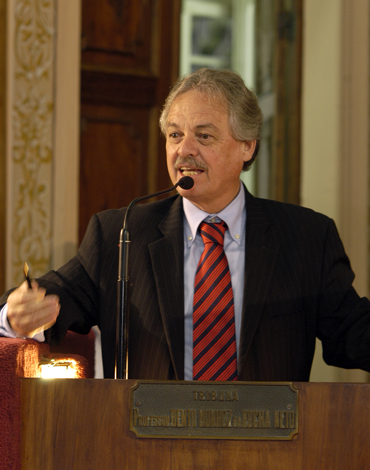 Vereadores reconhecem contribuição dos taquígrafos 