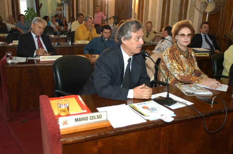 Vereadores reconhecem na imprensa vetor da democracia 