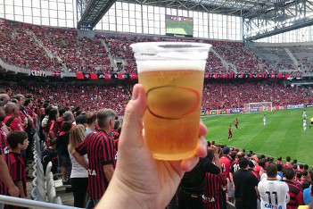 Vereadores registram liberação da venda de cerveja nos estádios