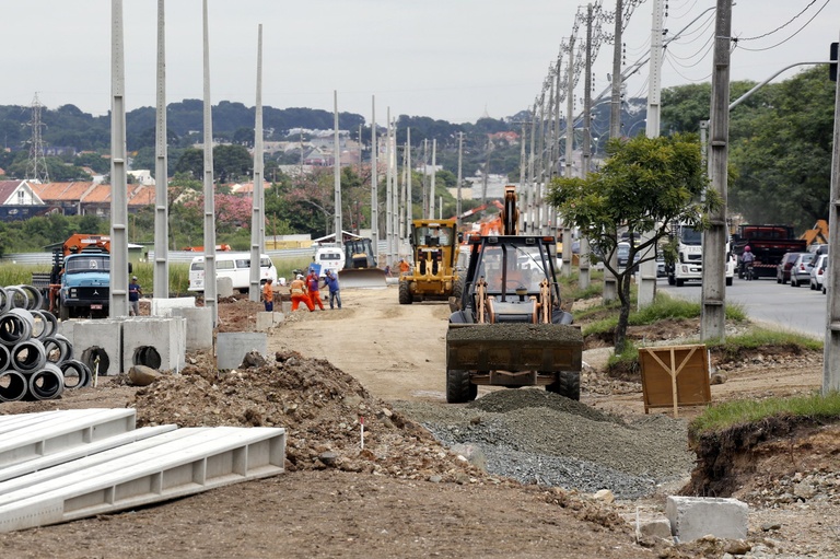 Vereadores requerem revitalização e pavimentação de ruas